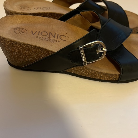 Vionic orthopedic sandals size 7 - Picture 2 of 6